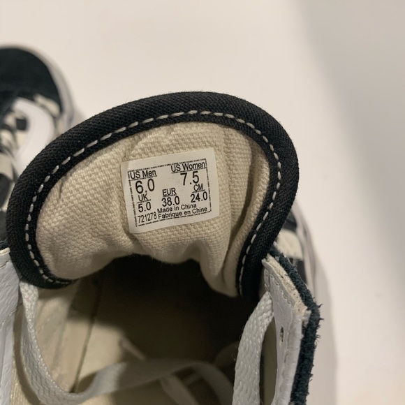 Vans lace up checkerboard - Picture 3 of 5